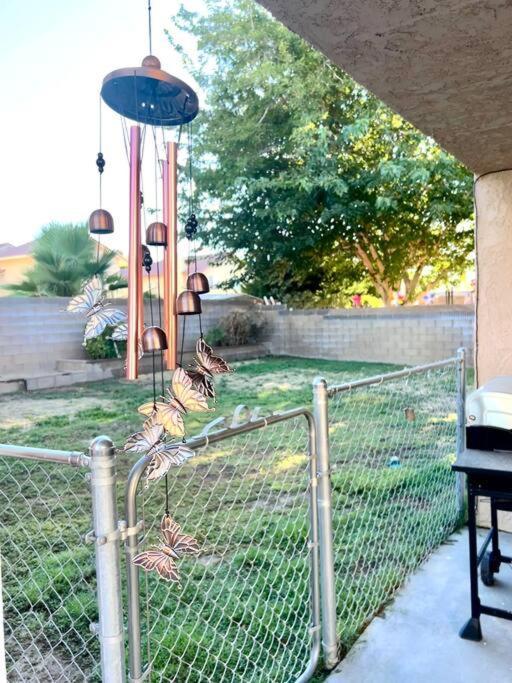 Spacious 3B 2Ba Home With High Ceilings And Large Patio 랭커스터 외부 사진