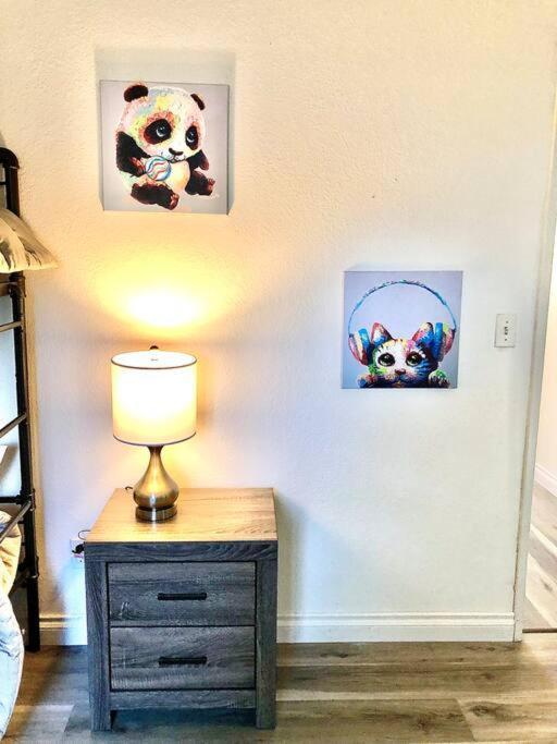 Spacious 3B 2Ba Home With High Ceilings And Large Patio 랭커스터 외부 사진