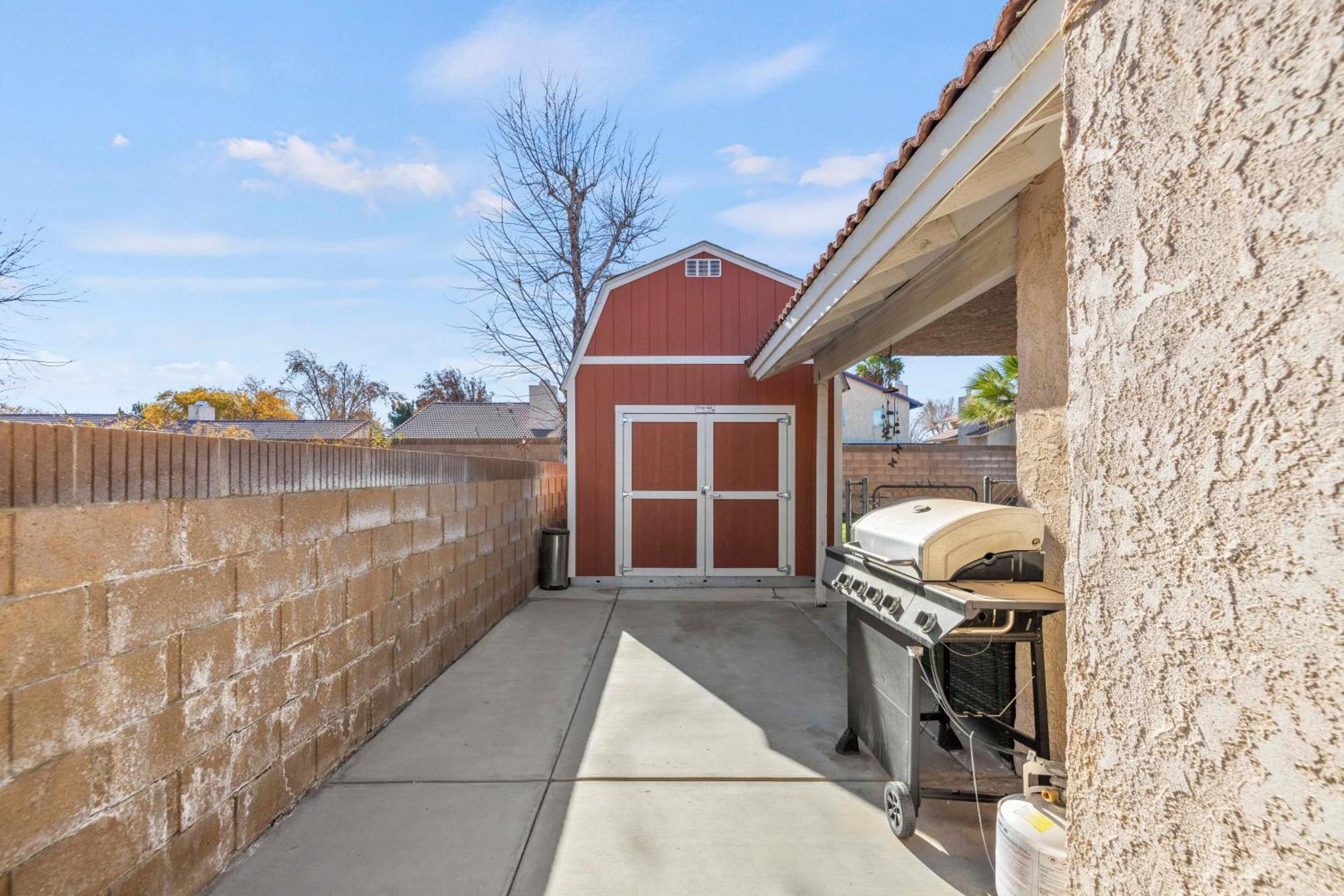 Spacious 3B 2Ba Home With High Ceilings And Large Patio 랭커스터 외부 사진